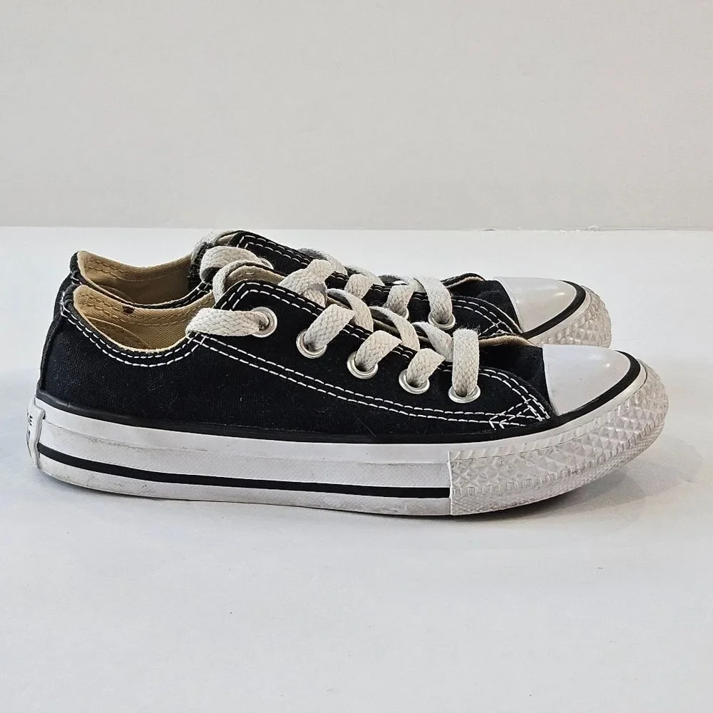 Converse All Star Low Top Children's Shoes, Black, Size 11 Good Used Condition